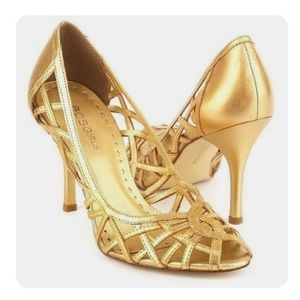 BCBG GOLD PUMPS; Size 9